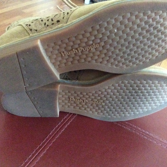 Hush Puppies Tan Suede Cyra Moyen Booties SZ 9.5 - Picture 4 of 5